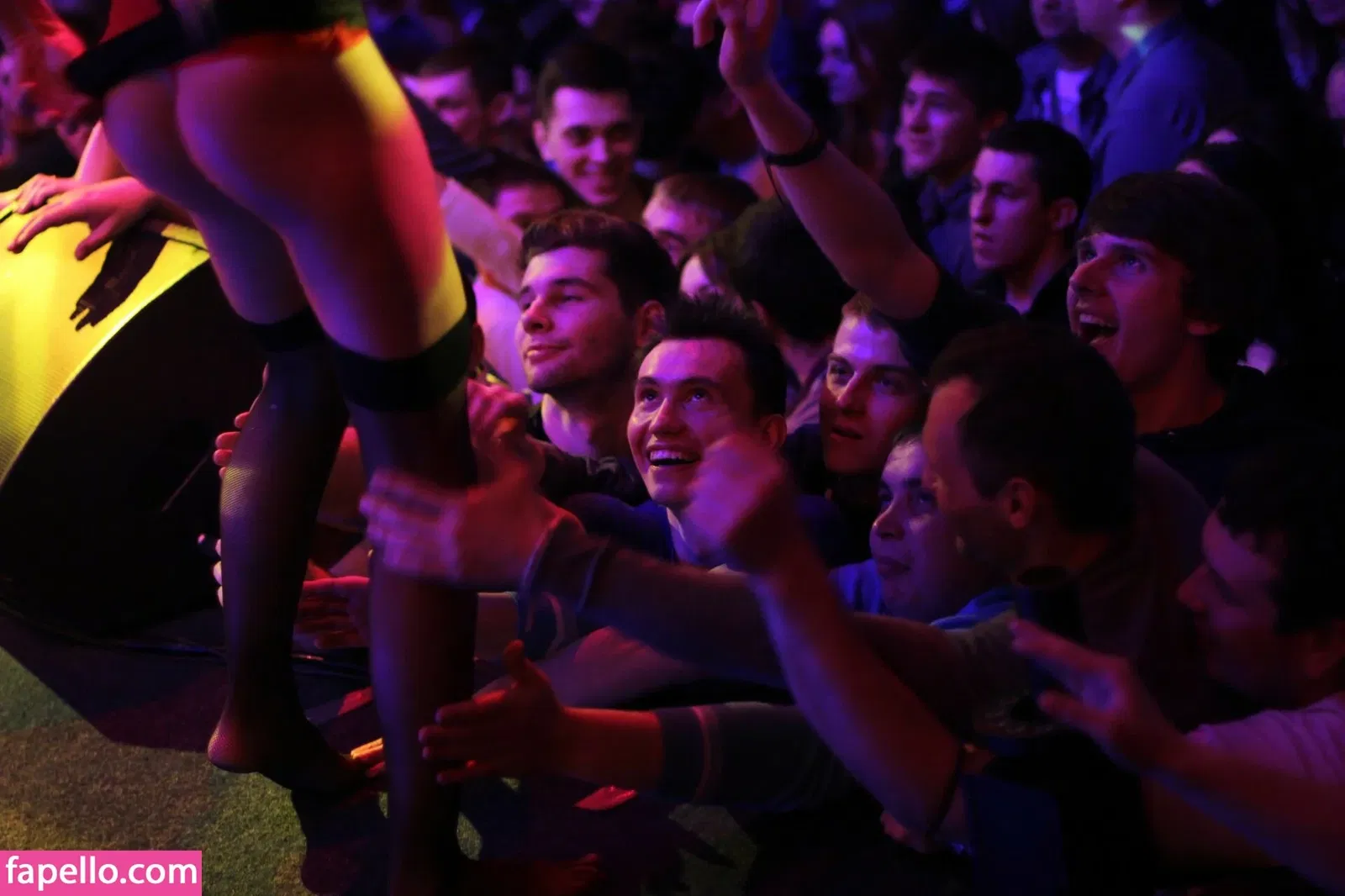 Gogo Stripper Onlyfans Photo Gallery 