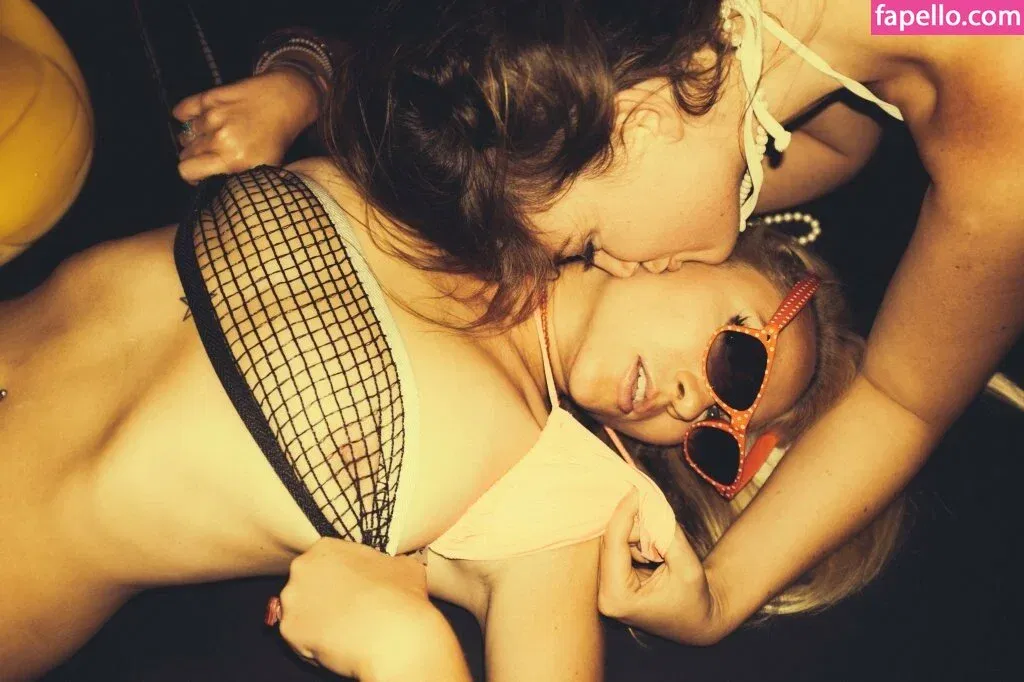 Gogo Stripper Onlyfans Photo Gallery 