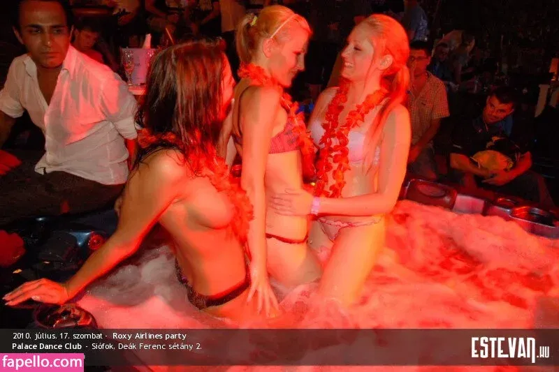 Gogo Stripper Onlyfans Photo Gallery 