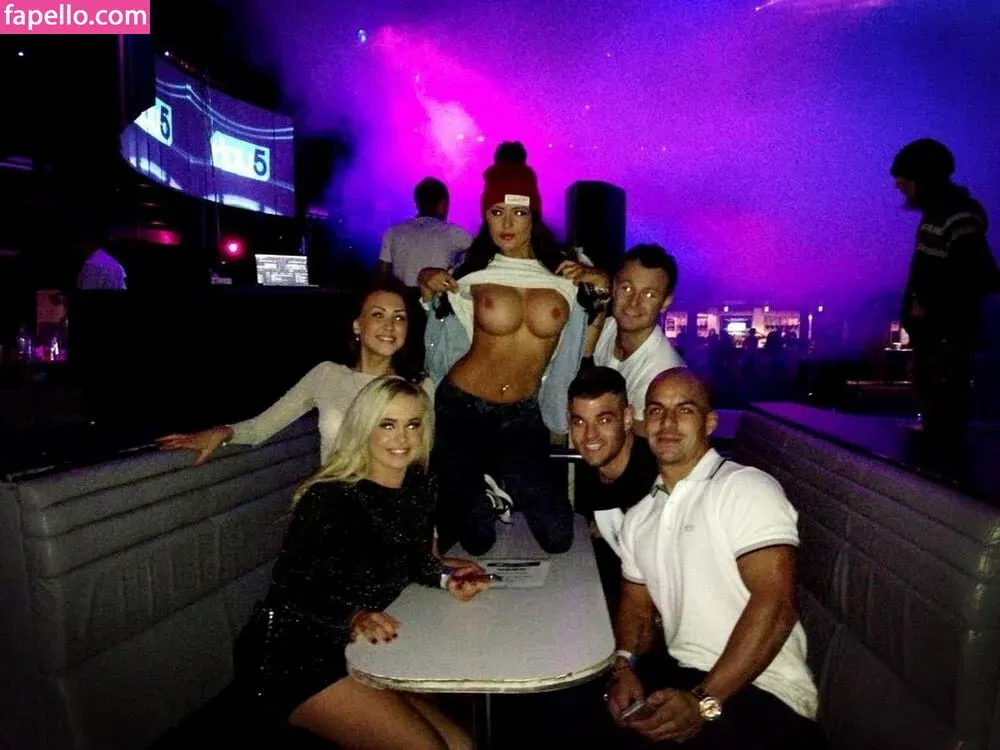 Gogo Stripper Onlyfans Photo Gallery 