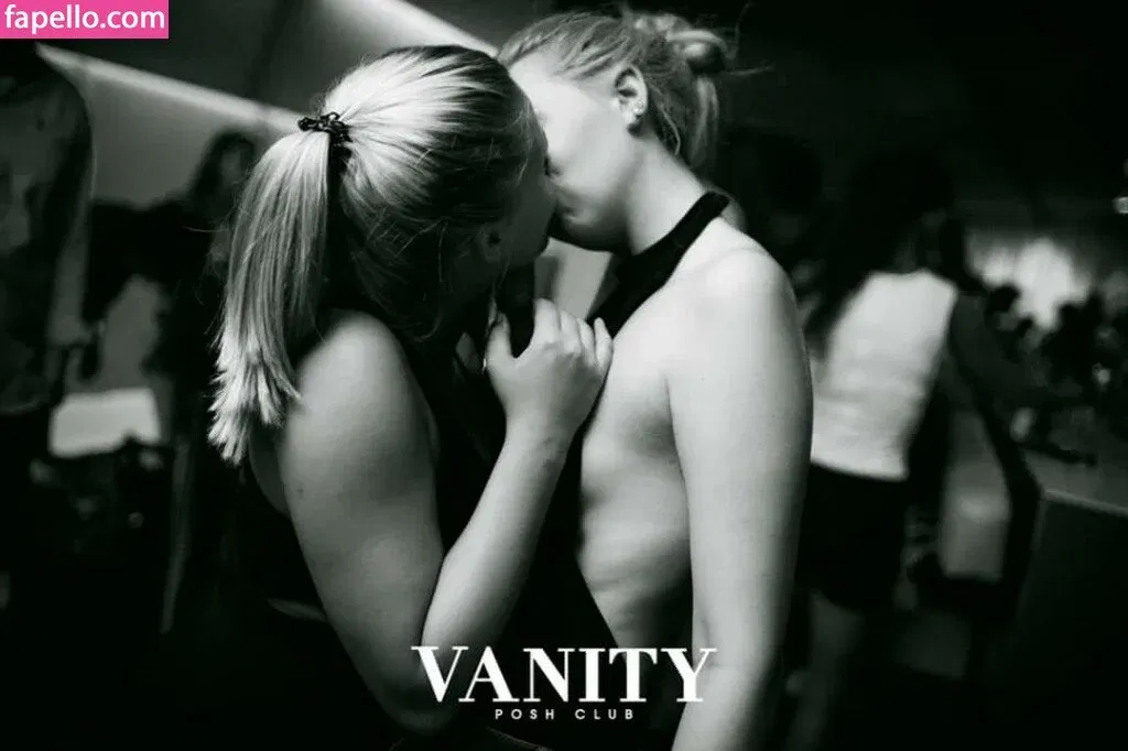 Gogo Stripper Onlyfans Photo Gallery 