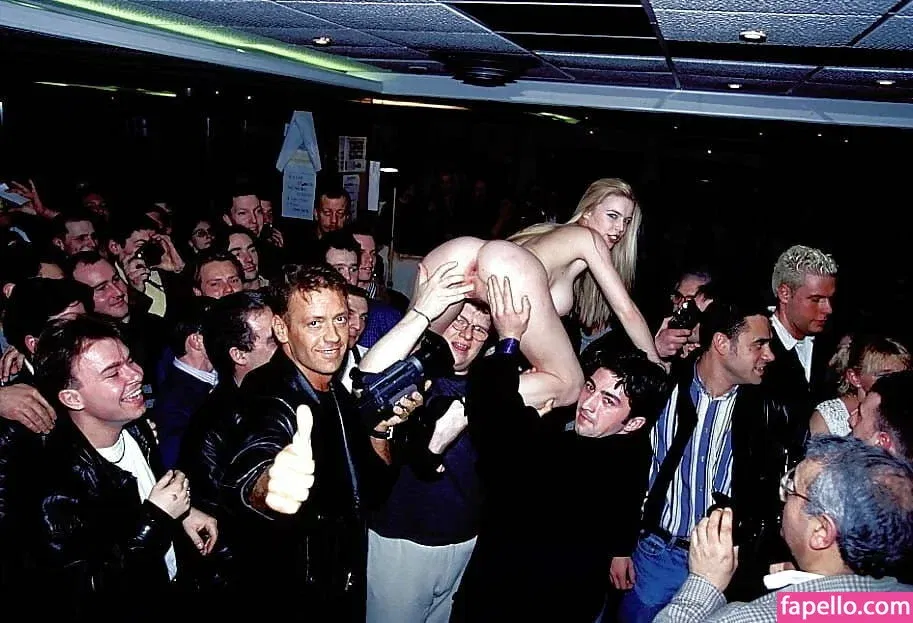 Gogo Stripper Onlyfans Photo Gallery 