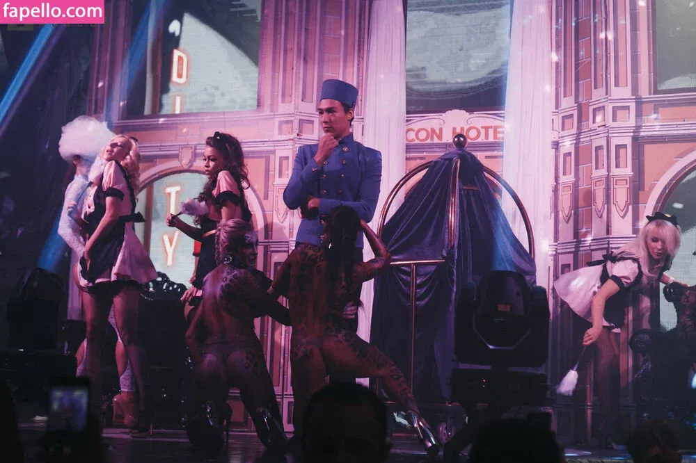 Gogo Stripper Onlyfans Photo Gallery 