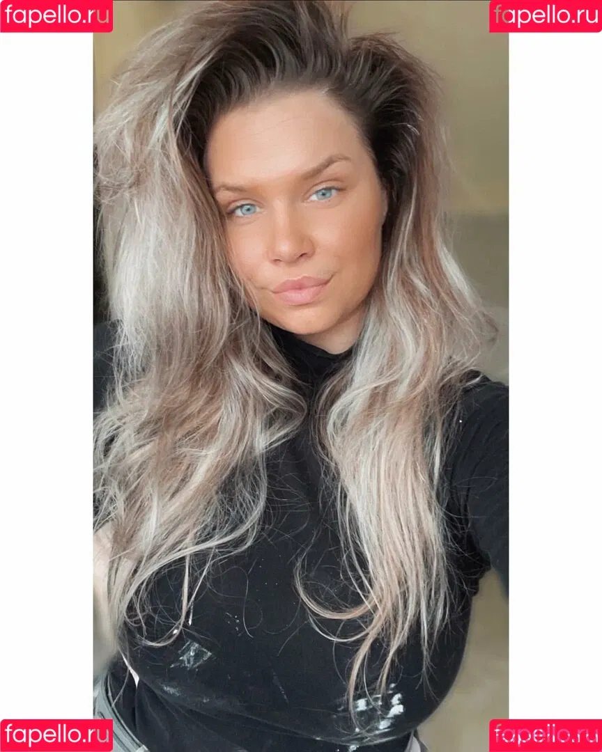 Joyce Straten Onlyfans Photo Gallery 