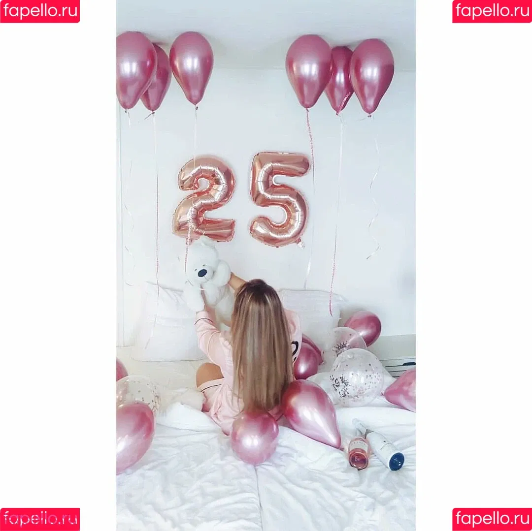 Joyce Straten Onlyfans Photo Gallery 