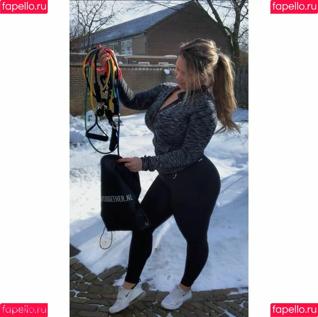 Joyce Straten Onlyfans Photo Gallery 