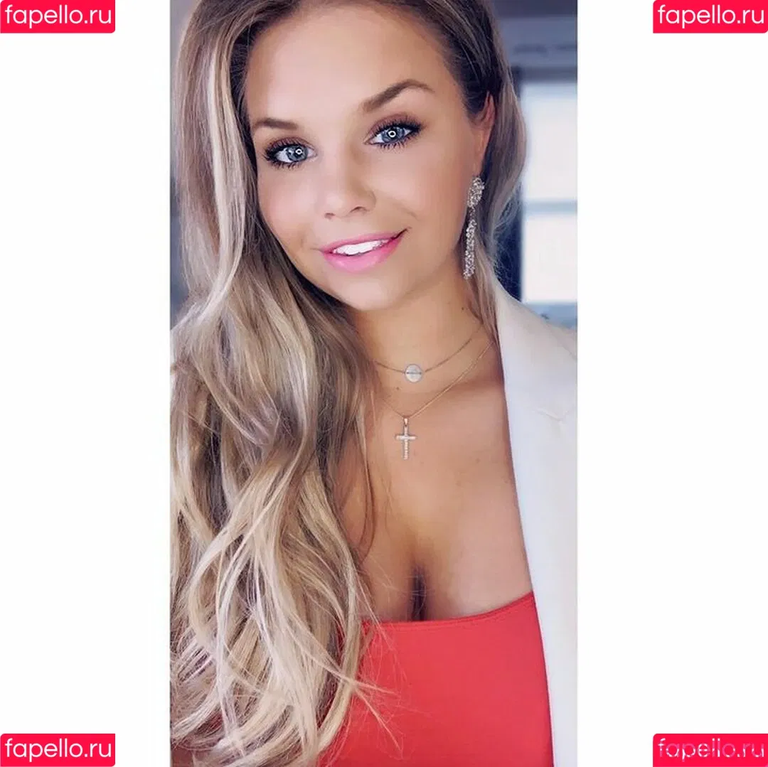Joyce Straten Onlyfans Photo Gallery 