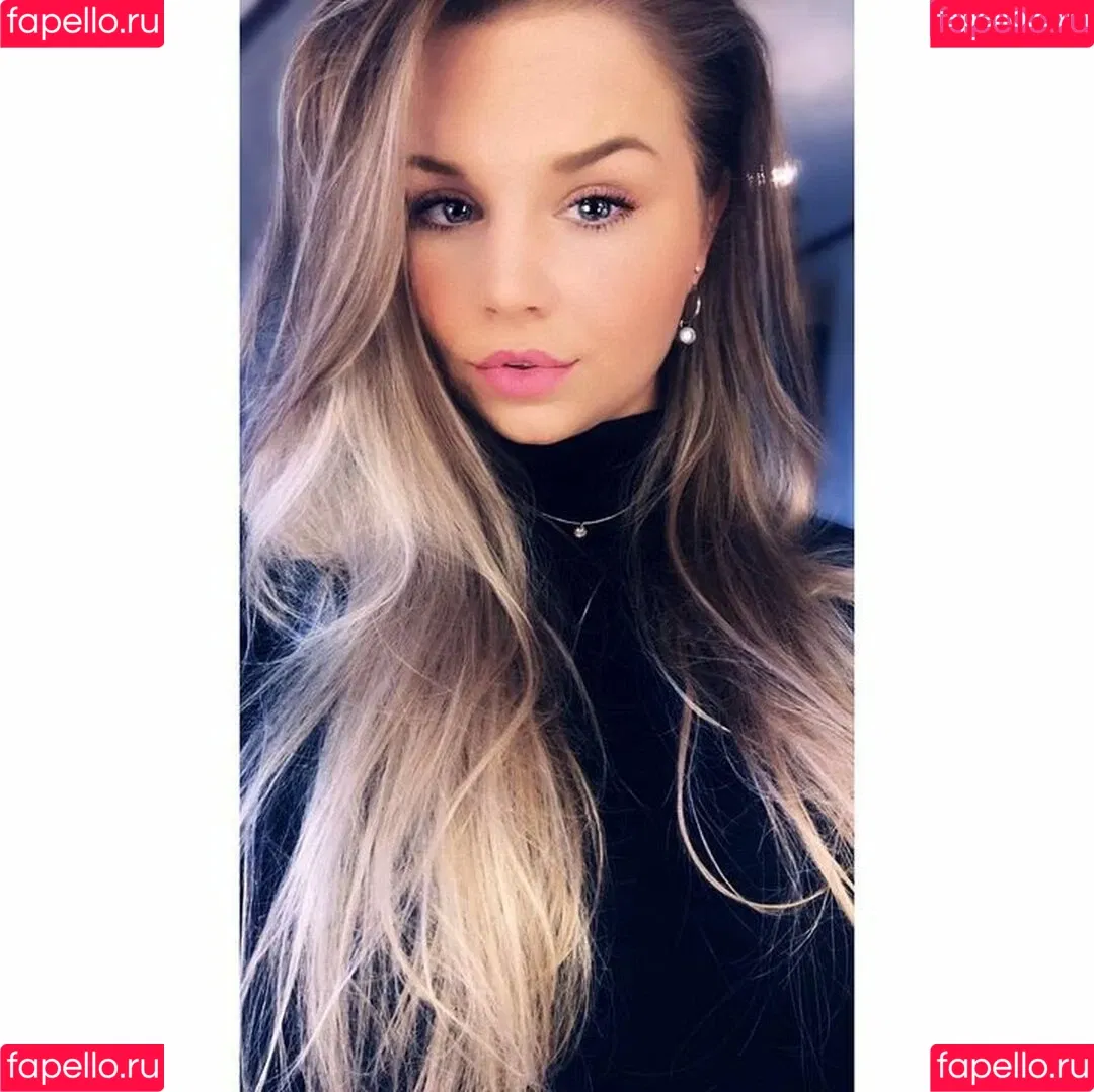 Joyce Straten Onlyfans Photo Gallery 