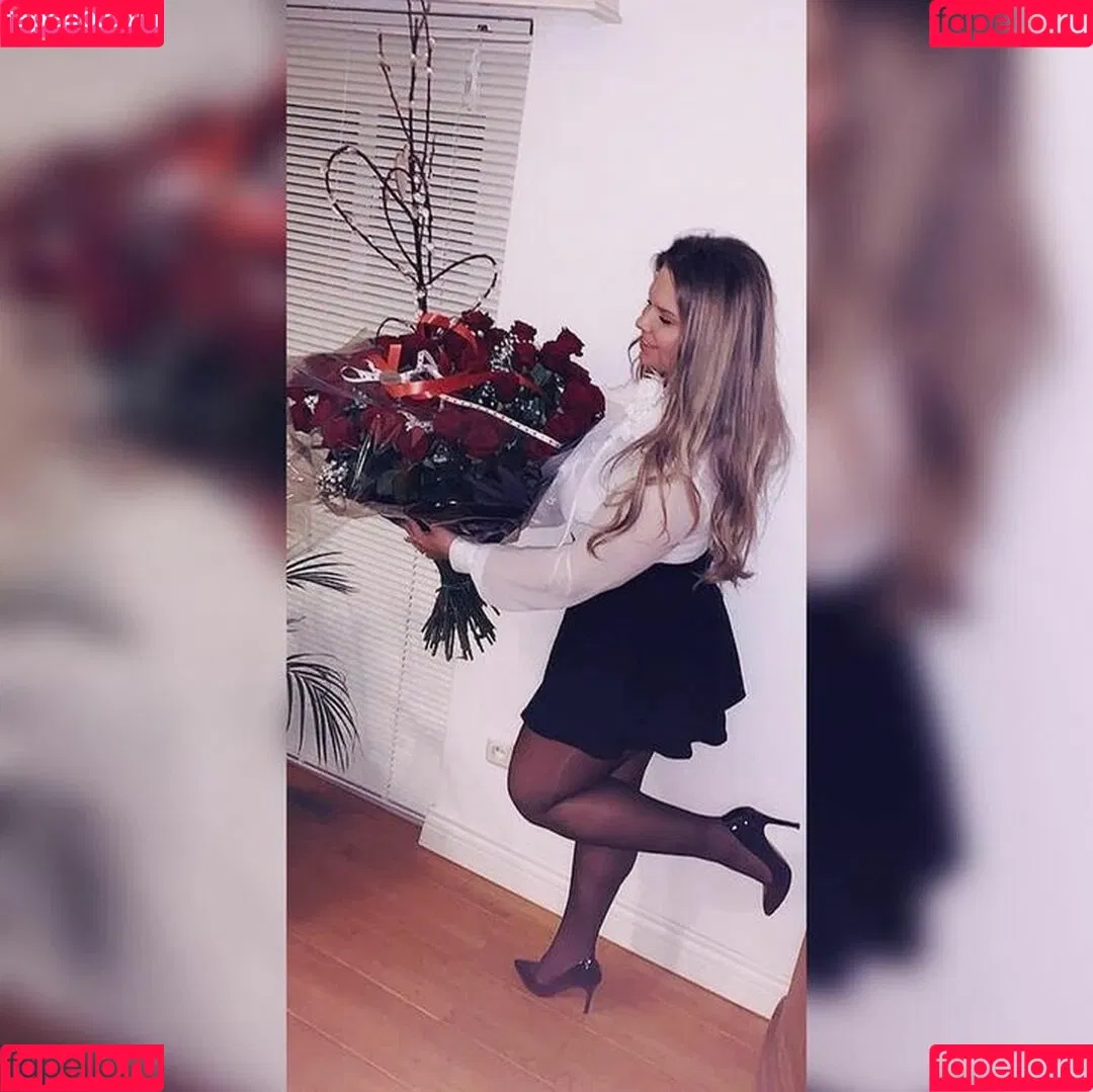 Joyce Straten Onlyfans Photo Gallery 