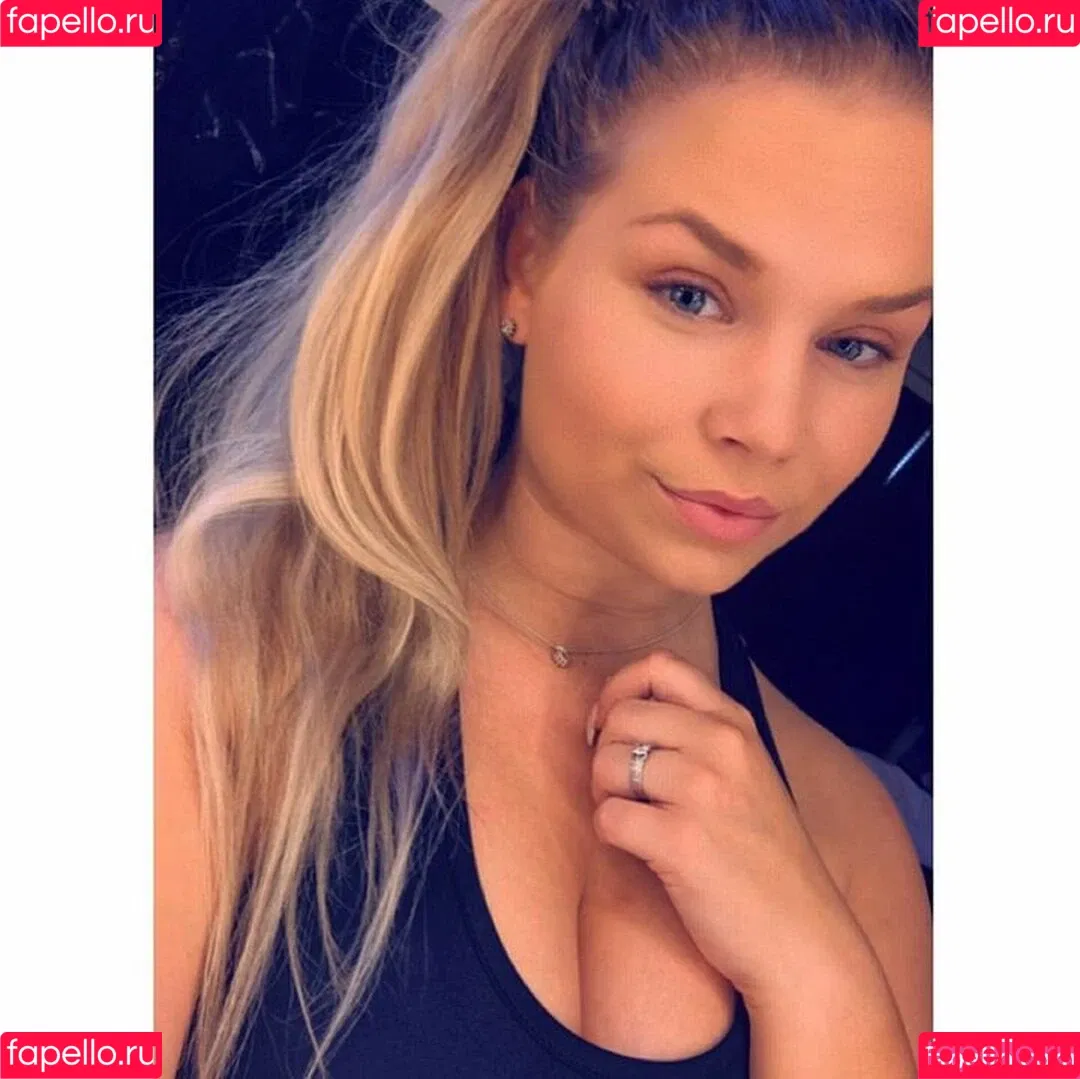 Joyce Straten Onlyfans Photo Gallery 