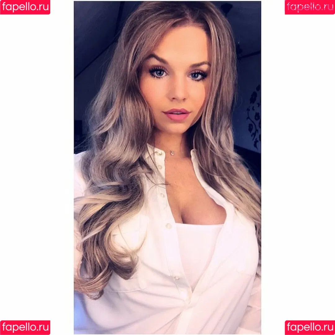 Joyce Straten Onlyfans Photo Gallery 