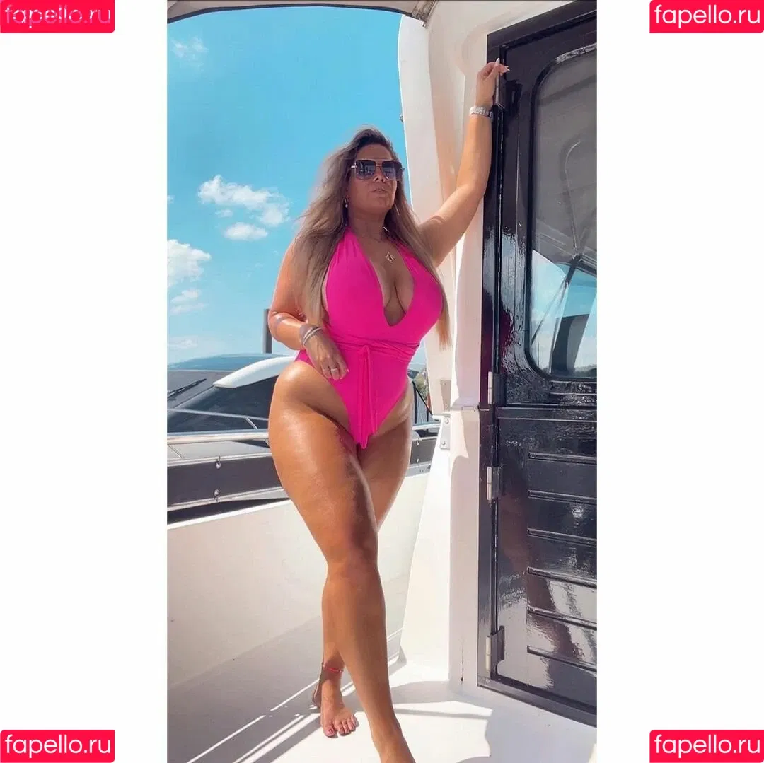 Joyce Straten Onlyfans Photo Gallery 