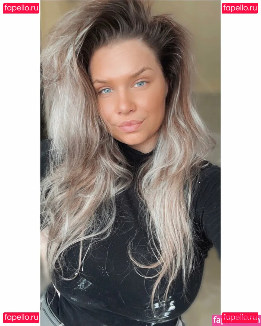 Joyce Straten Onlyfans Photo Gallery 