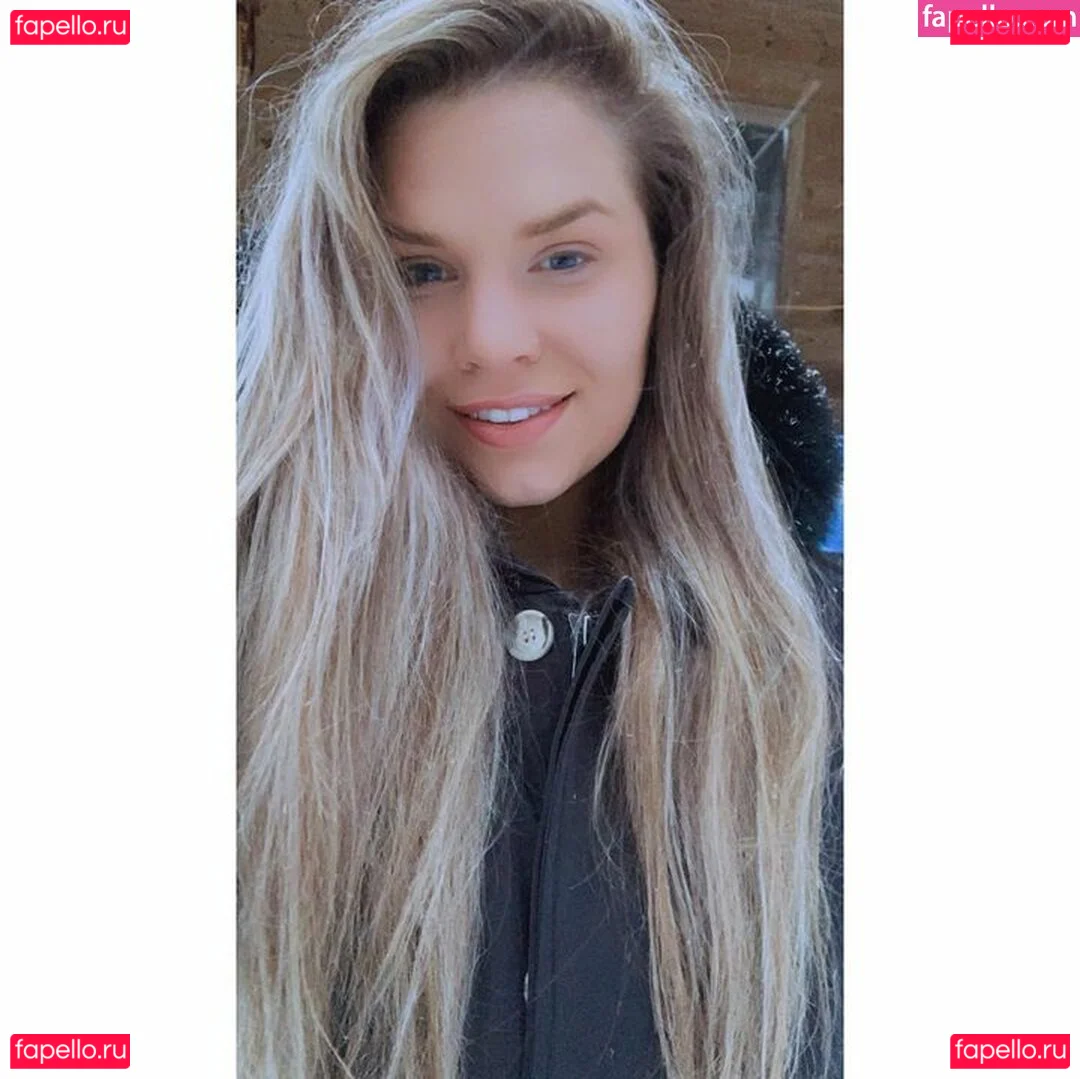 Joyce Straten Onlyfans Photo Gallery 