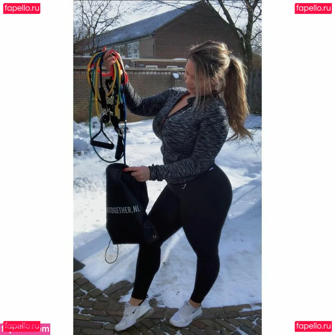 Joyce Straten Onlyfans Photo Gallery 