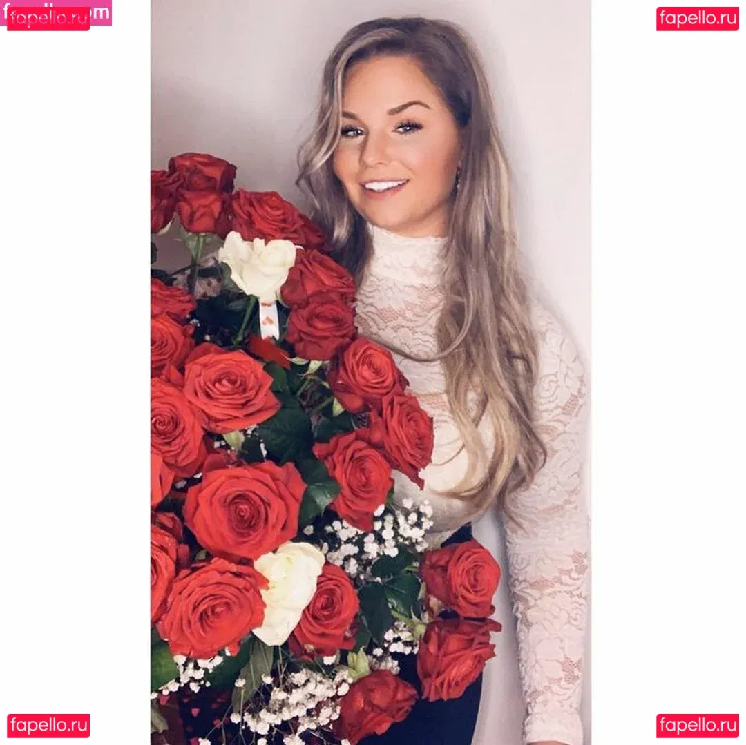 Joyce Straten Onlyfans Photo Gallery 