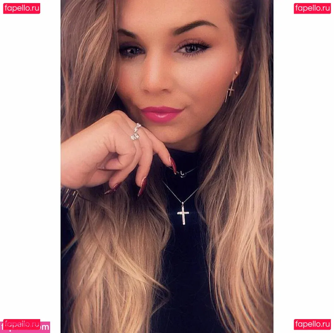 Joyce Straten Onlyfans Photo Gallery 