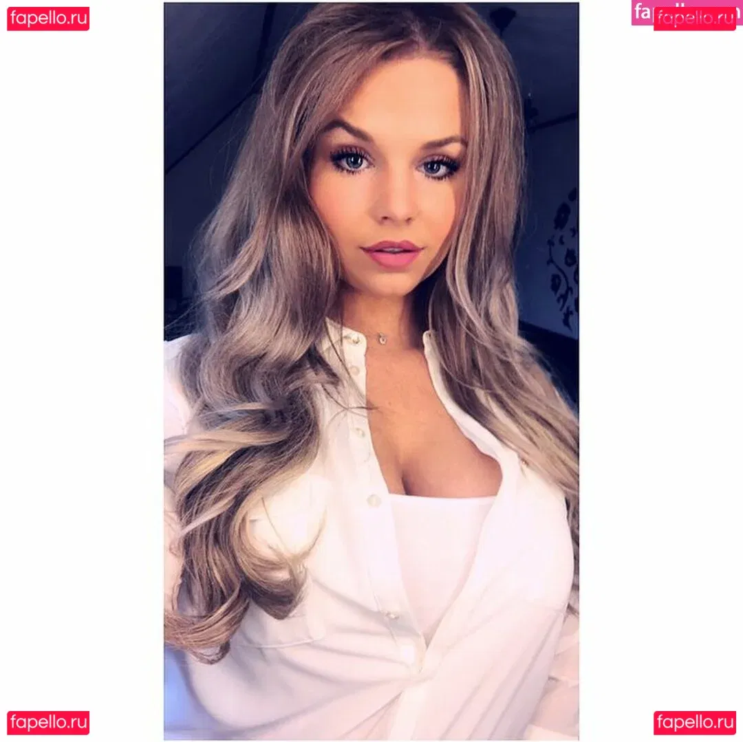 Joyce Straten Onlyfans Photo Gallery 