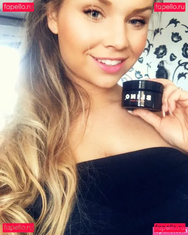 Joyce Straten Onlyfans Photo Gallery 