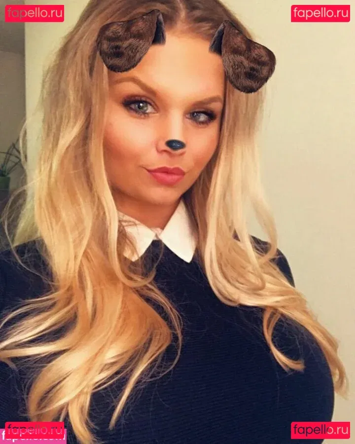 Joyce Straten Onlyfans Photo Gallery 