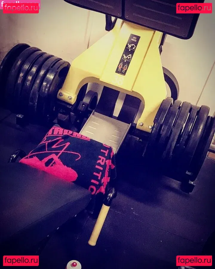 Joyce Straten Onlyfans Photo Gallery 