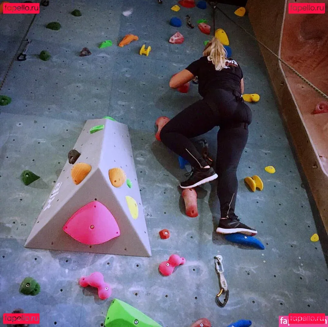 Joyce Straten Onlyfans Photo Gallery 