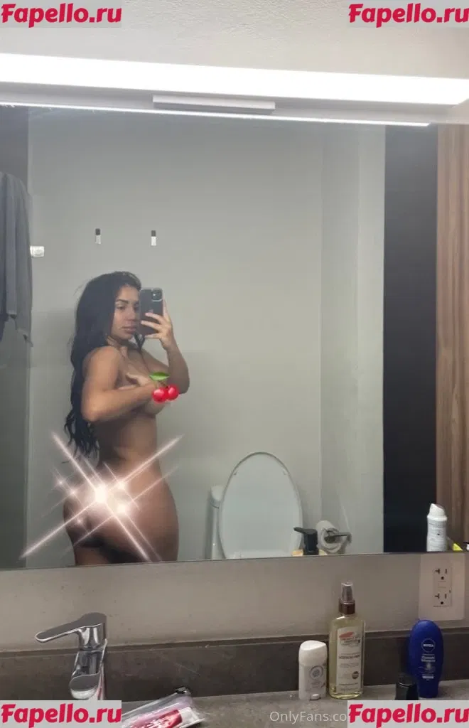 Officialzoerenea Onlyfans Photo Gallery 