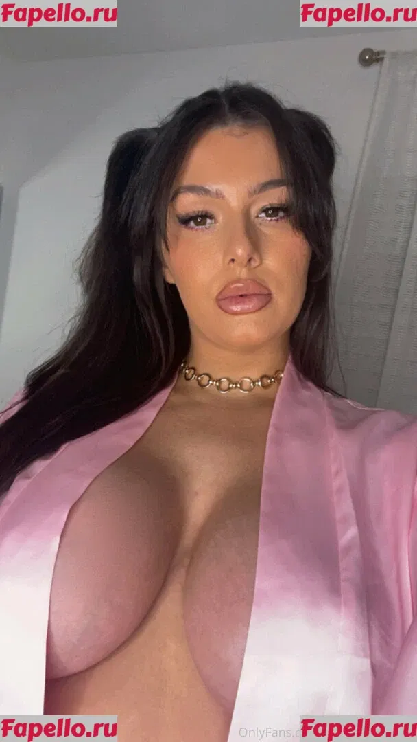 Officialzoerenea Onlyfans Photo Gallery 