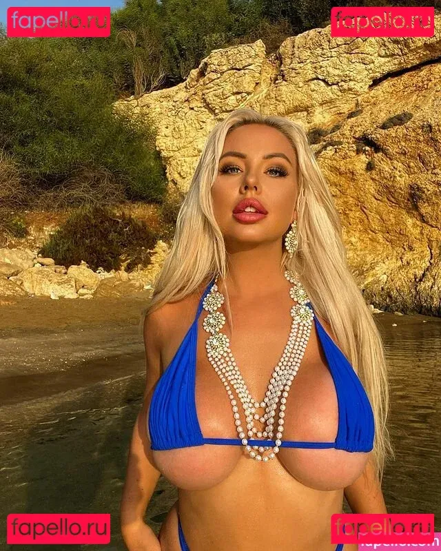 amandabreden Onlyfans Photo Gallery 