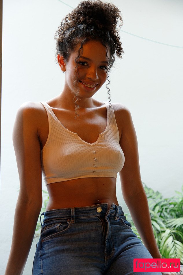 Valery Lrene Nude Onlyfans Photo 12