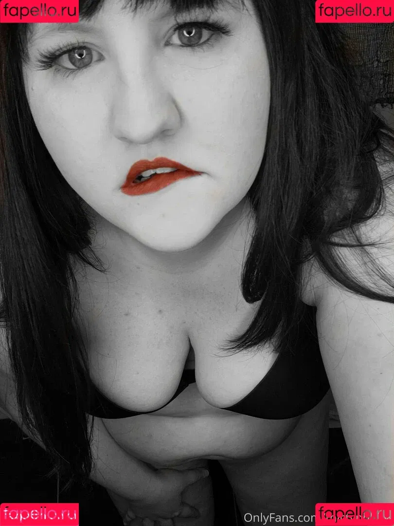 thictyphbbw Onlyfans Photo Gallery 
