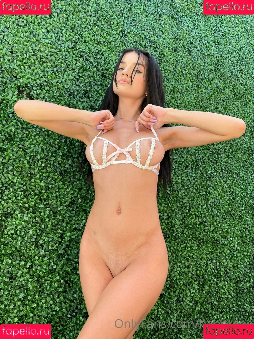 Hannah Grape Onlyfans Photo Gallery 