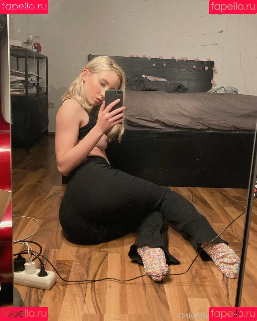 mim62 Onlyfans Photo Gallery 