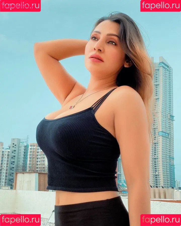 Karrishma Kar Onlyfans Photo Gallery 