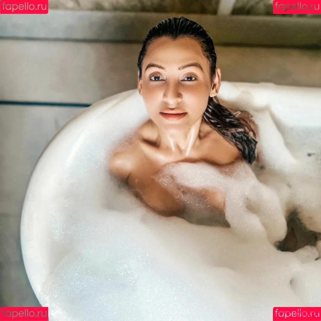 Karrishma Kar Onlyfans Photo Gallery 