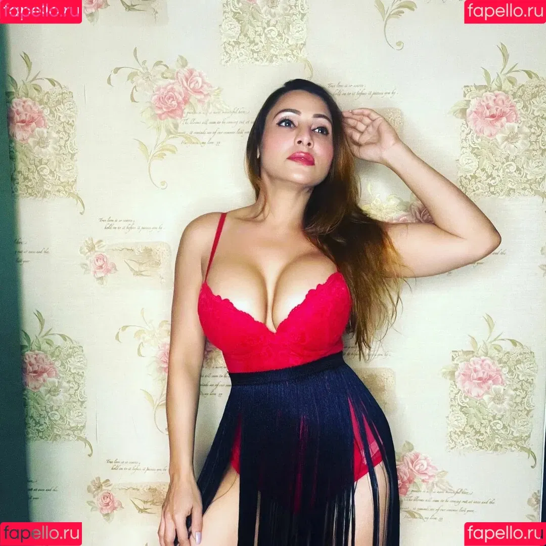 Karrishma Kar Onlyfans Photo Gallery 