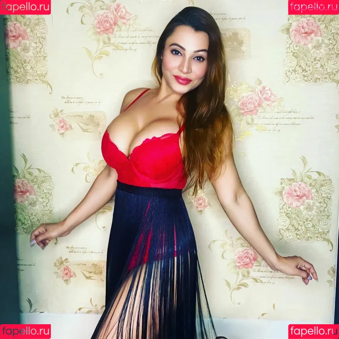 Karrishma Kar Onlyfans Photo Gallery 