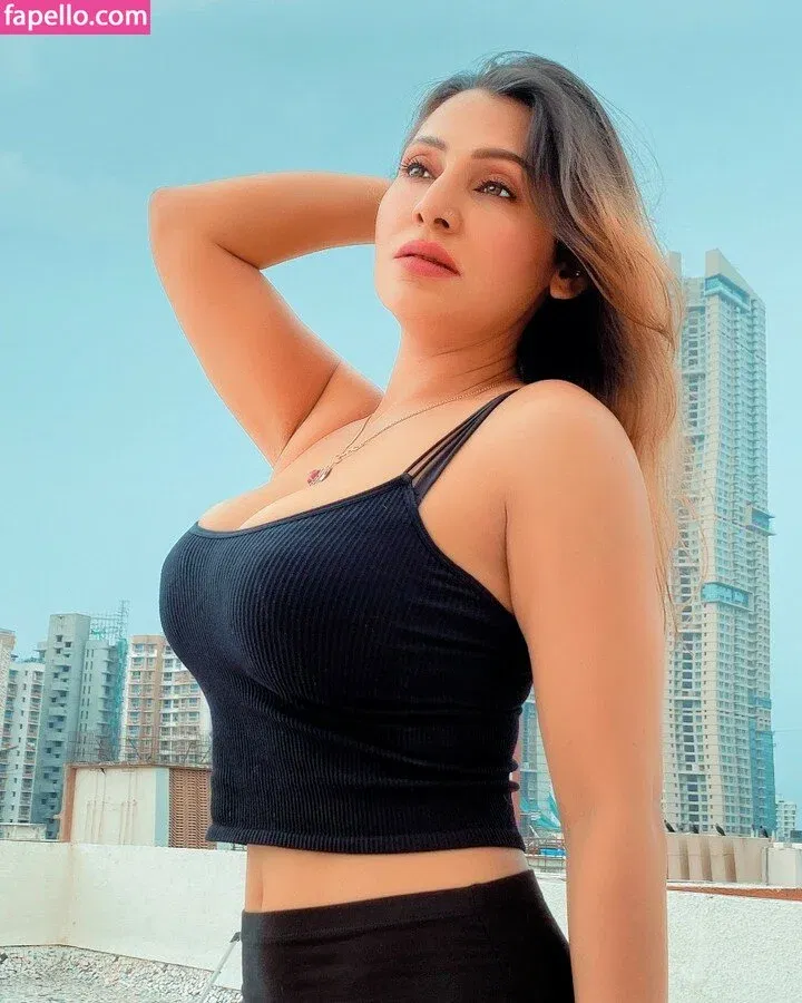 Karrishma Kar Onlyfans Photo Gallery 