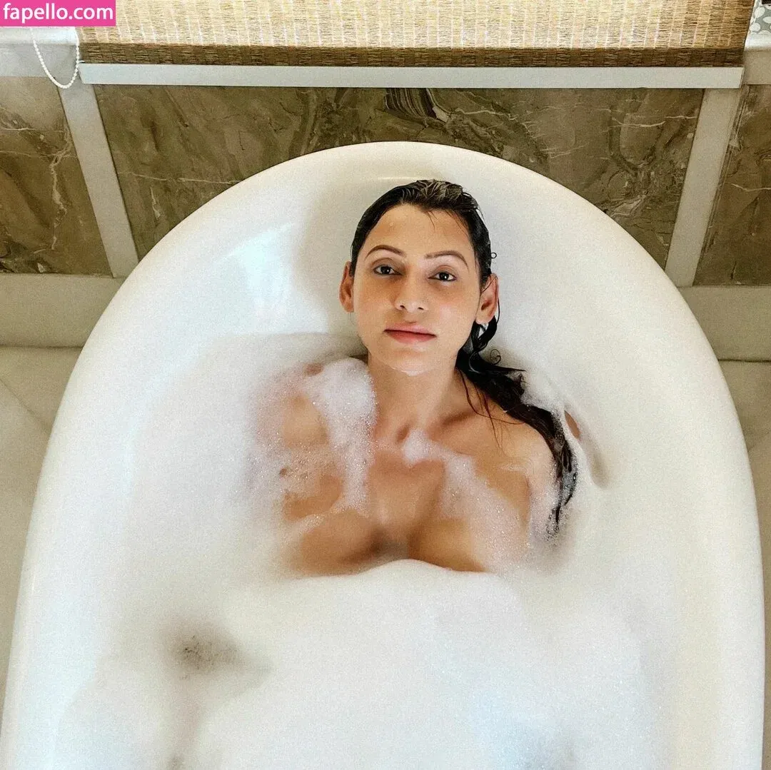 Karrishma Kar Onlyfans Photo Gallery 