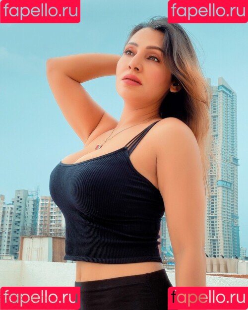Karrishma Kar Onlyfans Photo Gallery 
