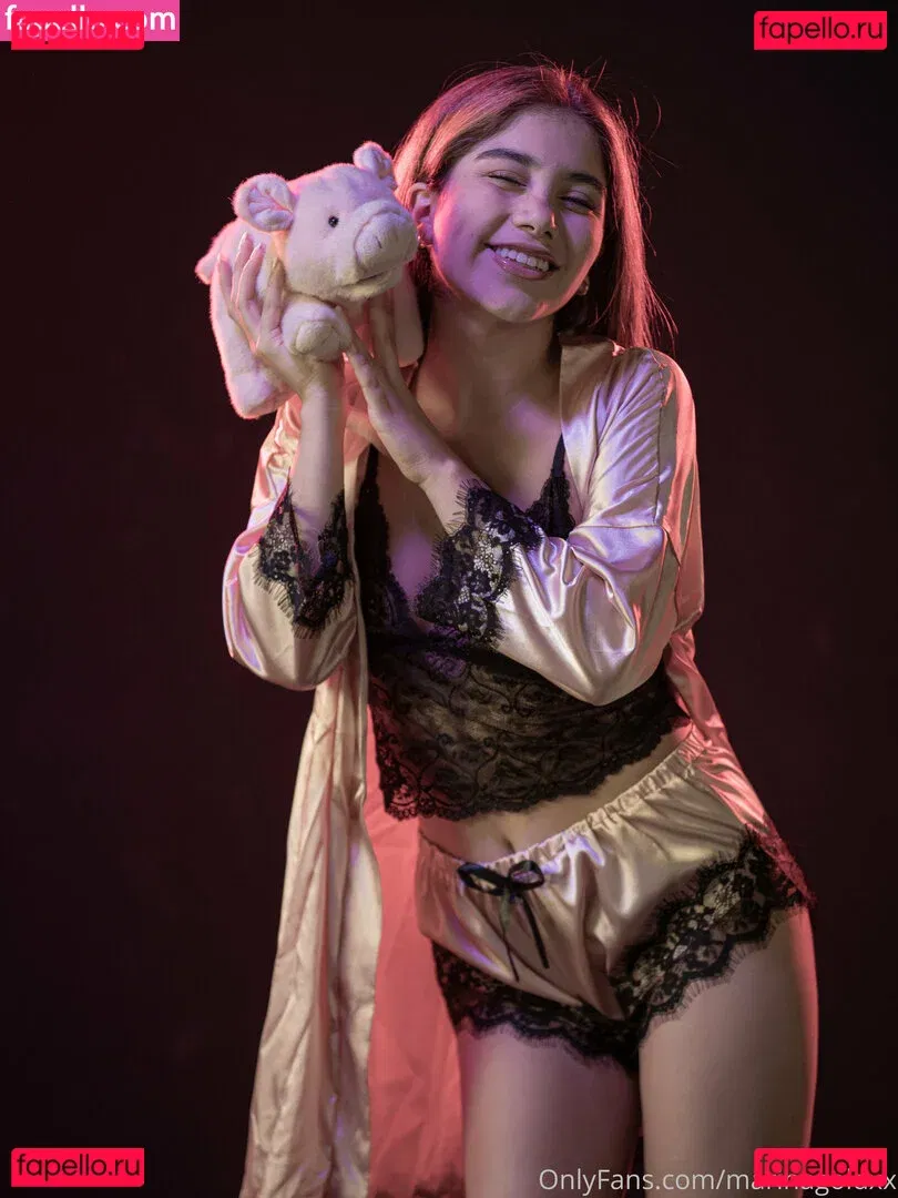 marinateen Onlyfans Photo Gallery 