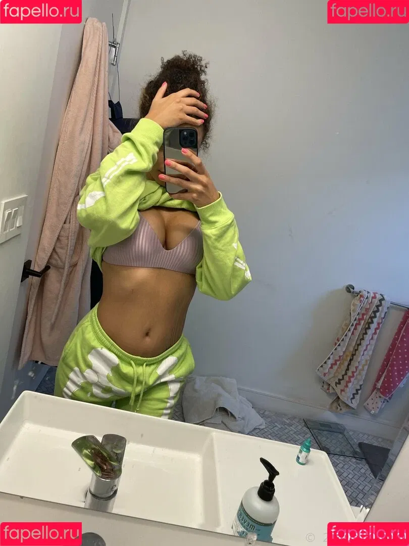 novastar18 Onlyfans Photo Gallery 