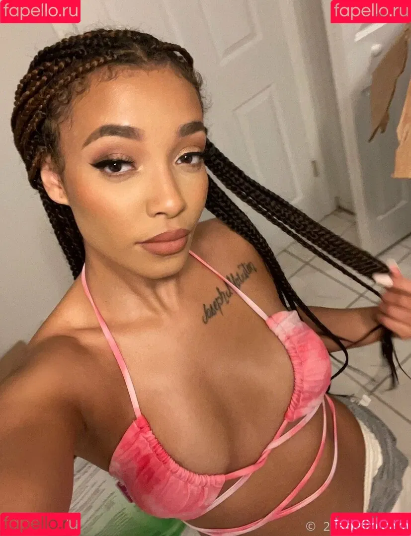 novastar18 Onlyfans Photo Gallery 
