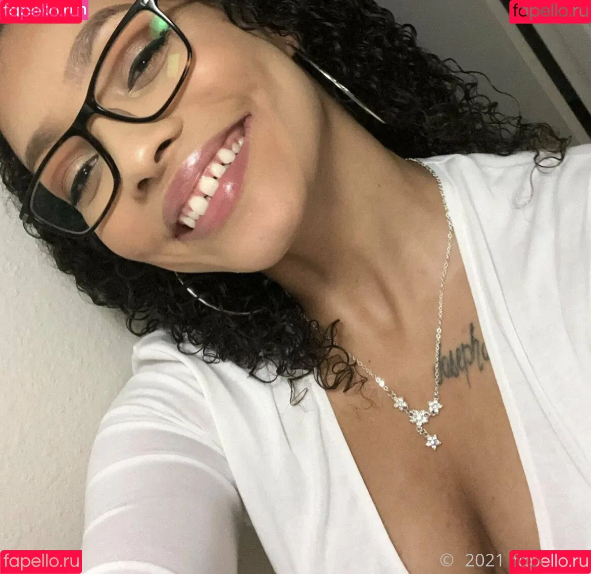 novastar18 Onlyfans Photo Gallery 