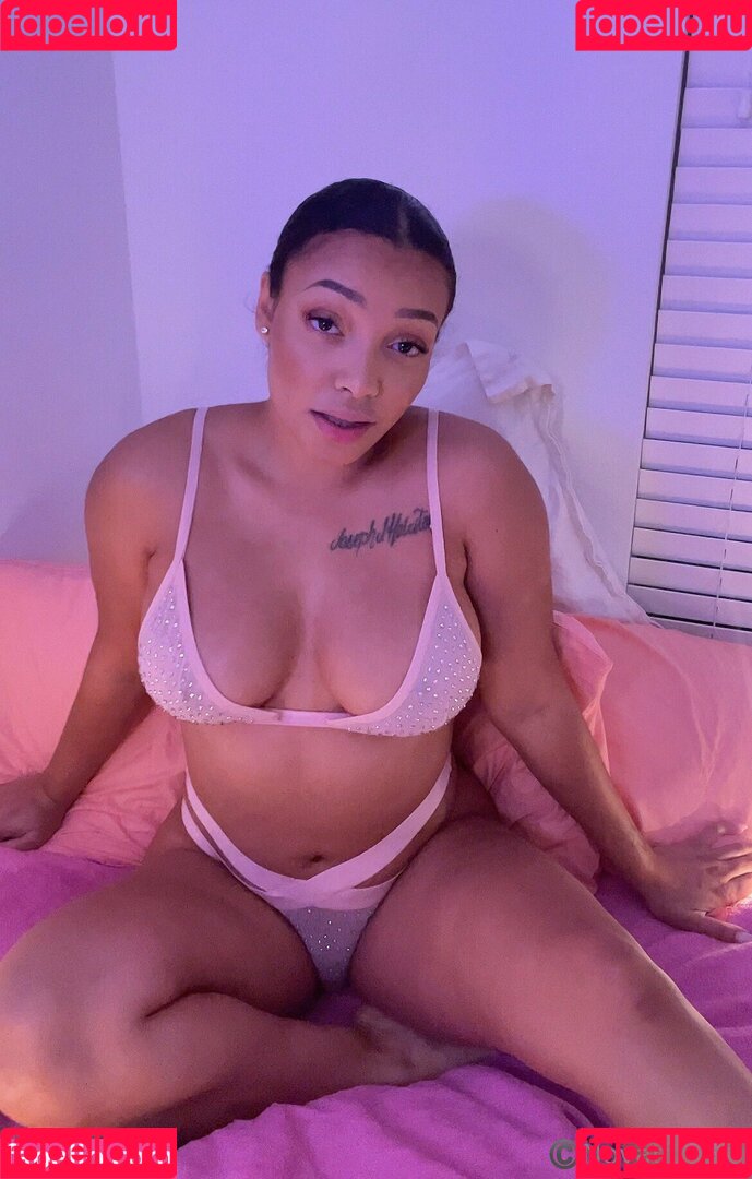 novastar18 Onlyfans Photo Gallery 