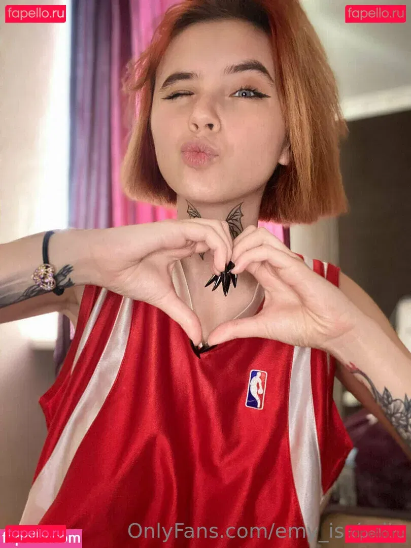 emy_isabelle Onlyfans Photo Gallery 