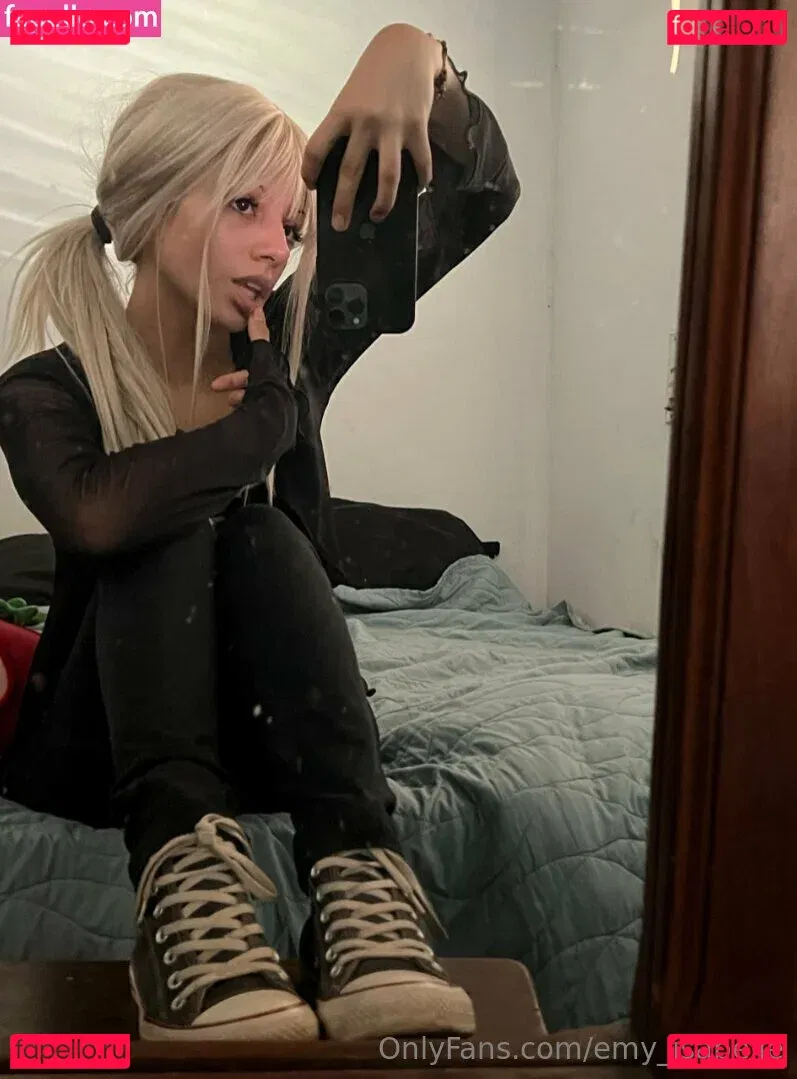 emy_isabelle Onlyfans Photo Gallery 