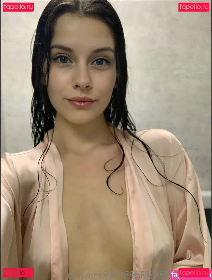 emy_isabelle Onlyfans Photo Gallery 