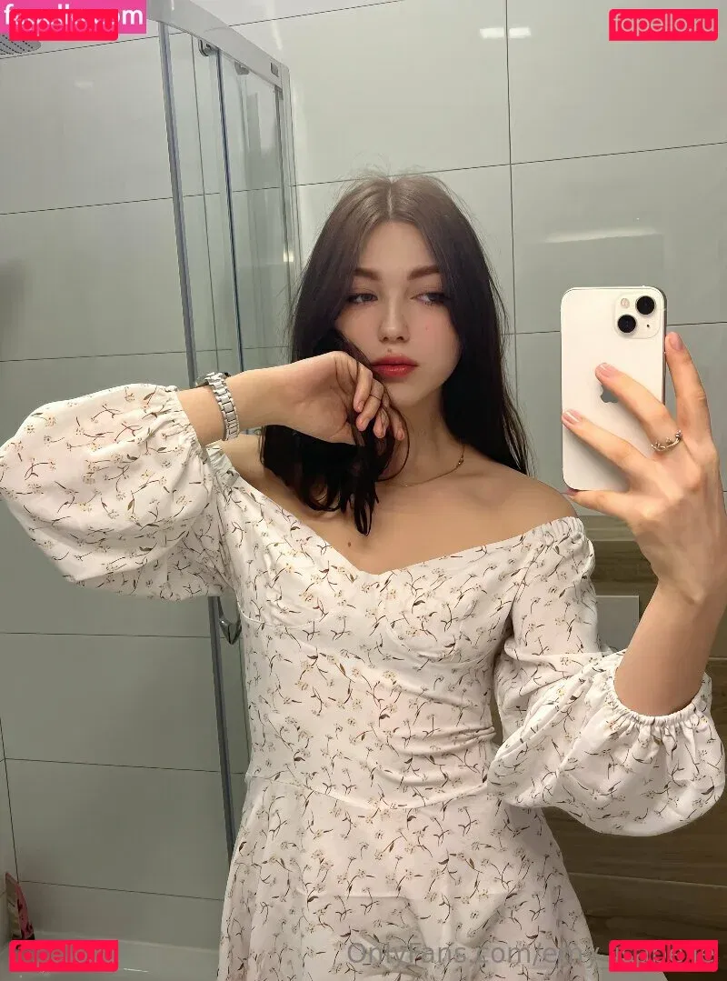 emy_isabelle Onlyfans Photo Gallery 