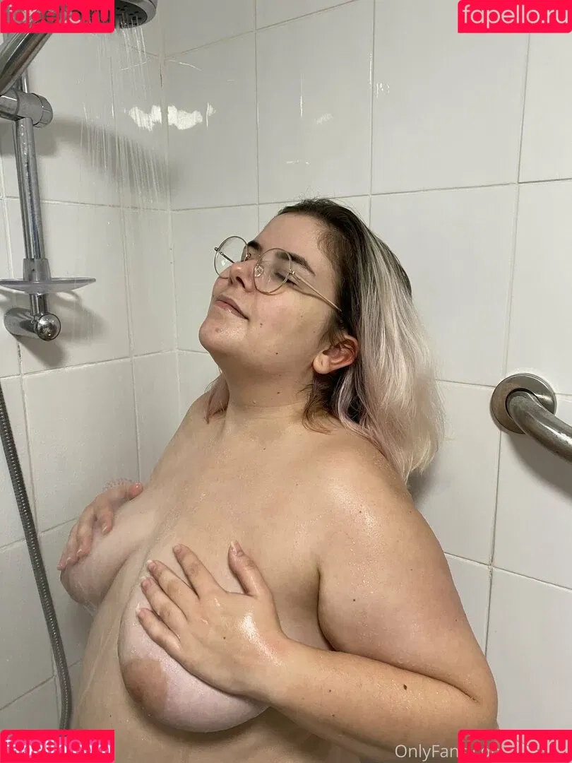 beatips Onlyfans Photo Gallery 